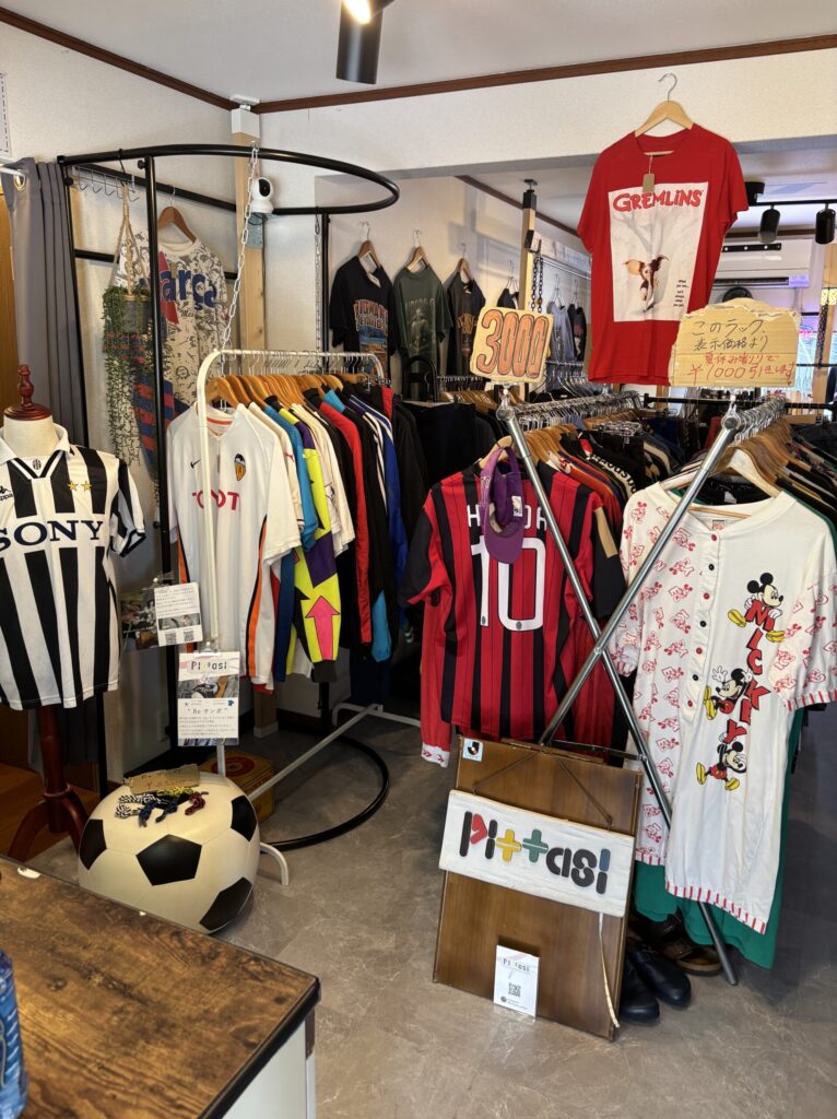 サッカー古着屋pittasi